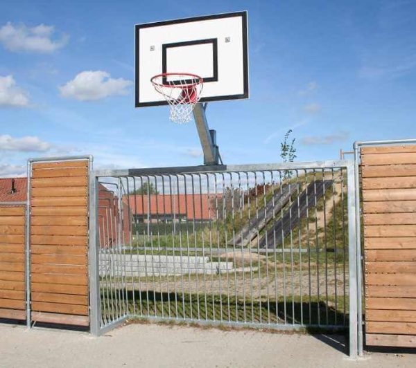 Fuldsvejset mål med basket